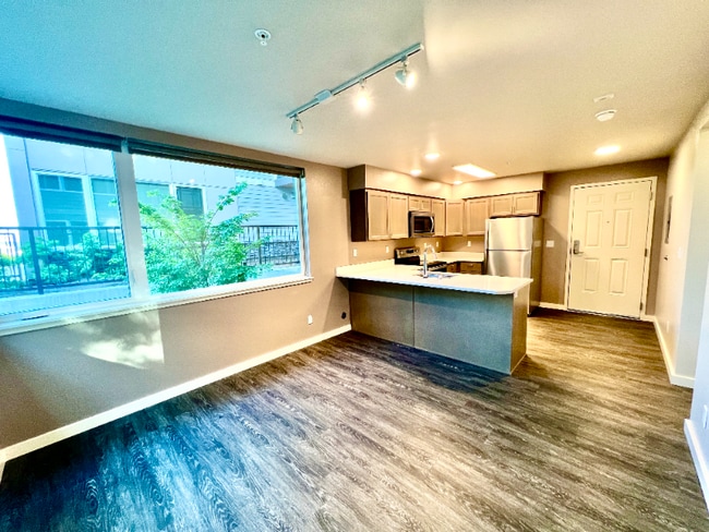 Photo - 1925 S I St Unidad A104