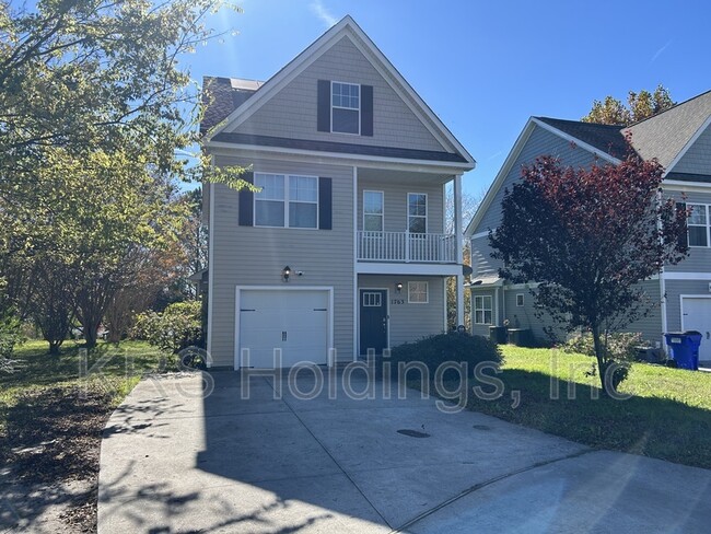 Building Photo - 1763 Jason Ave