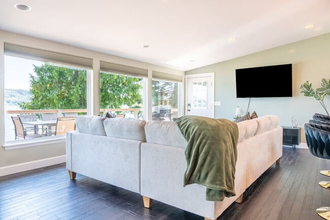 Photo - 5627 Illahee Road NE Unit ID1347349P