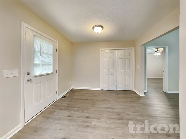 Photo - 105 Pinto Ln