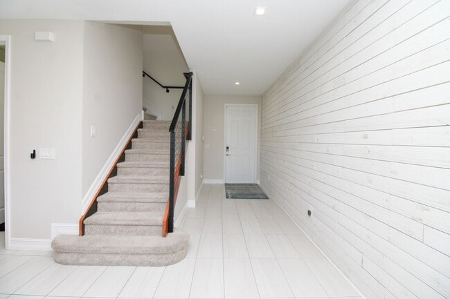 7421 Rockefeller Dr