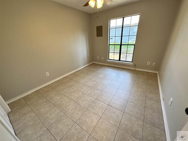 Photo - 402 W 25th St Unidad 402