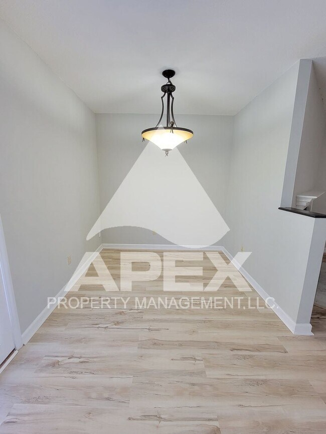 Photo - WEST KNOX - Spacious 2Bd/2Ba Condo in Silverbrook!