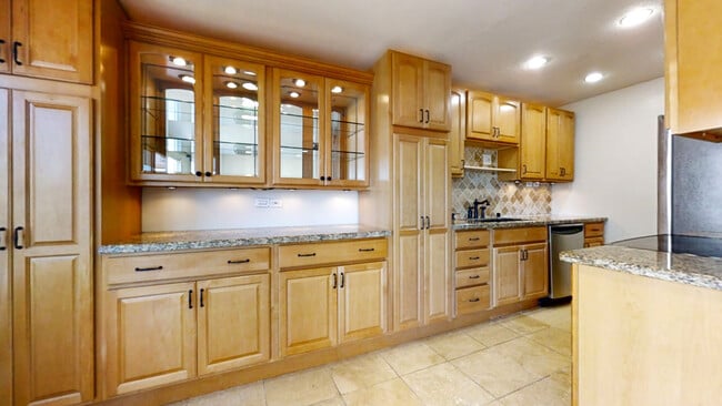 Building Photo - 8163 Redlands St Unit 67 Rental