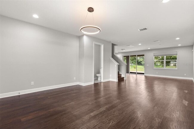 2813 Roseglen Way