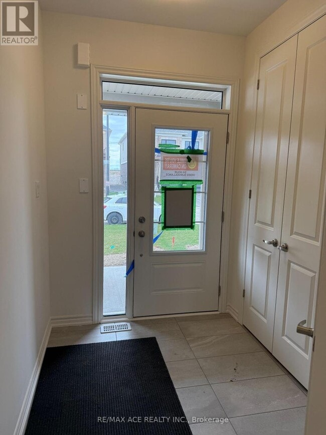 Photo - 125 Sanderson Dr