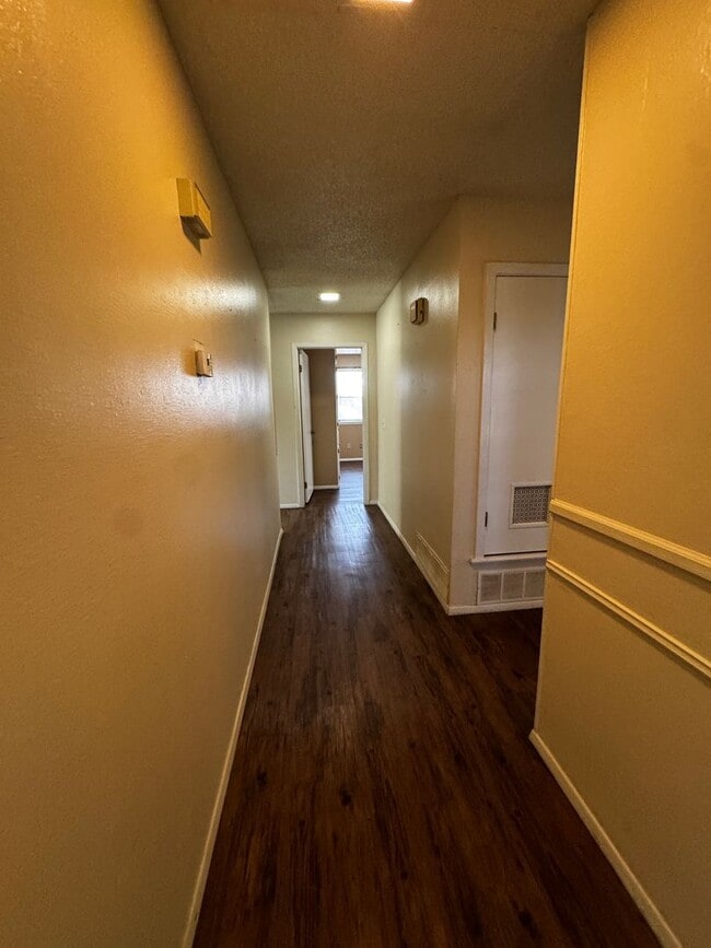 Photo - Large 2bedroom 2bathroom CH/A 2 car garage