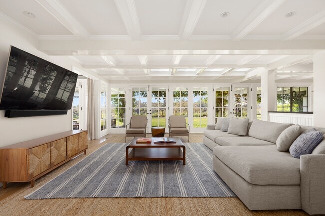 Photo - 521 Spoleto Dr