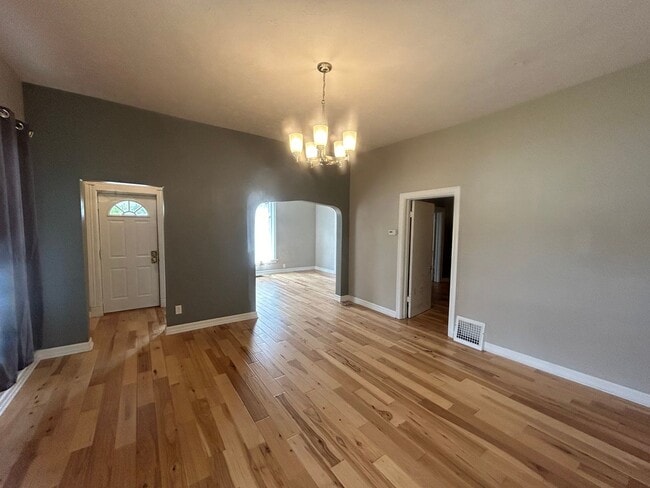 Photo - 4904 Holdrege St