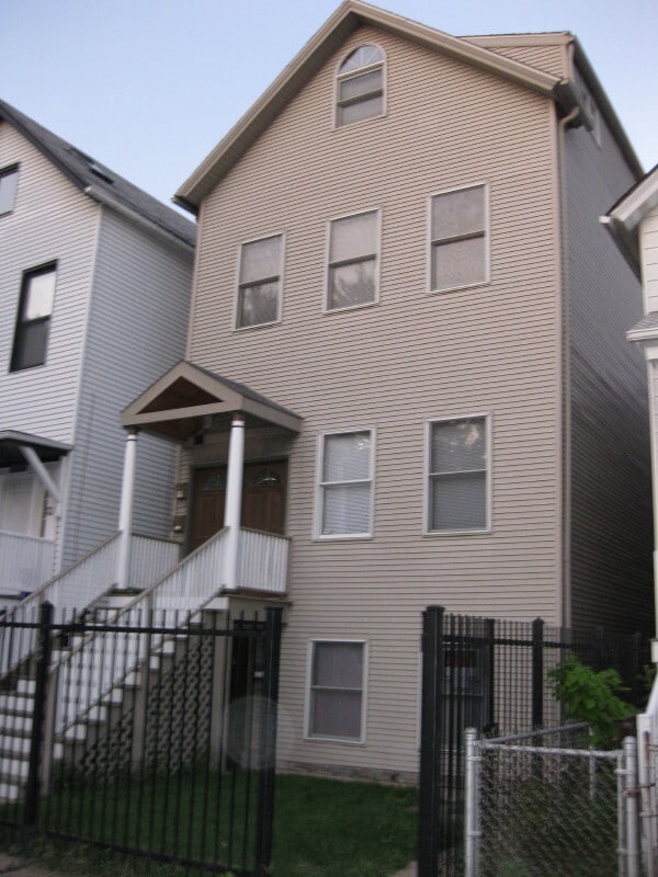 Building Photo - 3107 N Southport Ave Unit 1 Rental
