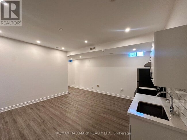 Photo - 91 Greenbank Dr