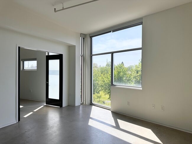 Photo - 2115 Yeaman Pl Unit 324