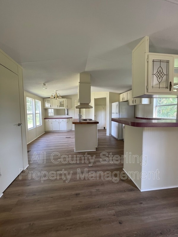 Photo - 186 NW Gerson Ln