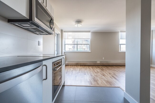 Photo - 190 Jameson Ave