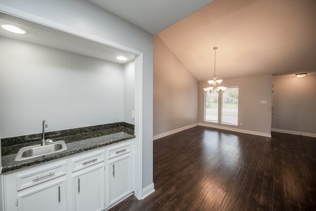 Photo - 2903 Pepperwood Dr