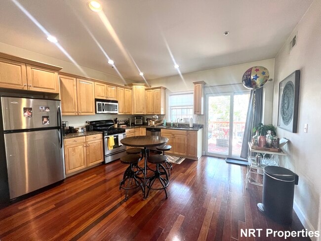 Photo - 661 Bennington St Unit 2