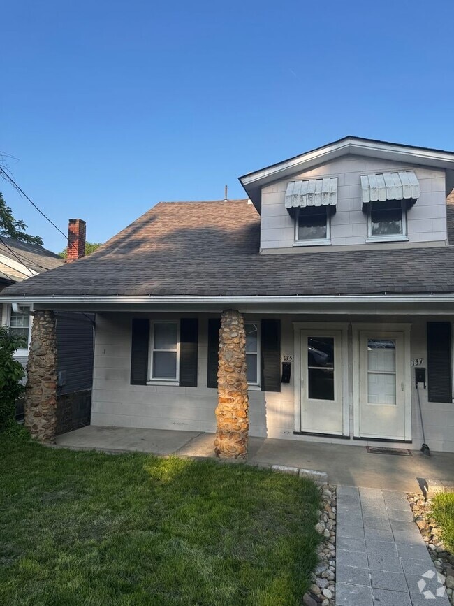 Building Photo - 135 Weyman Rd Unit 135 Weyman Road Rental
