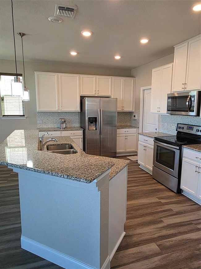 Photo - 1704 Constanta Dr