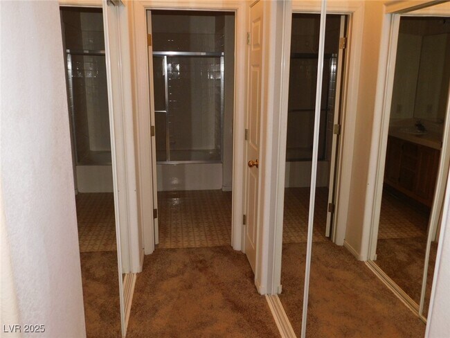 Photo - 4970 Black Bear Rd Unidad 202