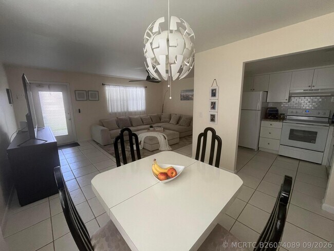 483 Saxony Dr