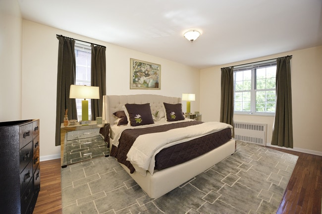 Photo - Parsons Manor