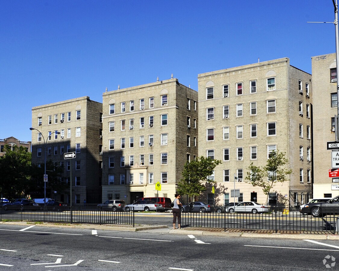 1645 Grand Concourse - 1645 Grand Concourse