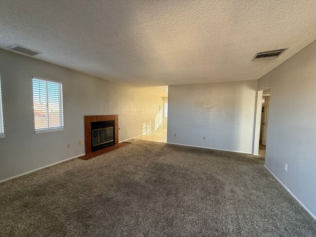 Photo - 1613 N Erwin St Unit 1613 N Erwin St - Apt C