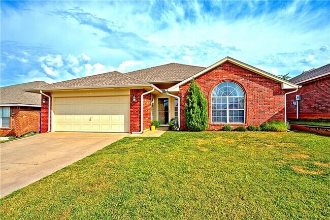 Photo - 713 Shadowhill St