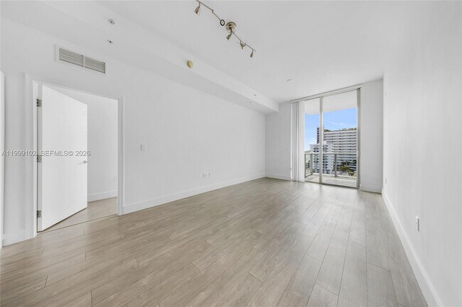 Photo - 7928 East Dr Unidad 902