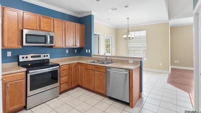 Photo - 4441 Burbank Dr Unit 604