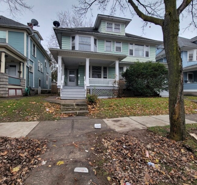 Photo - 205-207 Magee Ave Unidad 207 Magee