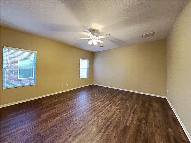 Photo - 4719 Blue Spruce Hill St