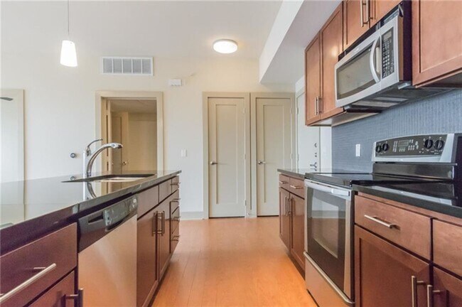 Building Photo - 3016 Guadalupe St