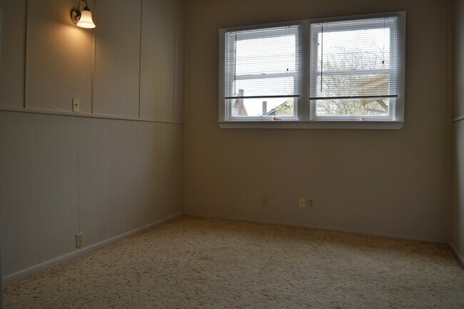Photo - POL5 Unit 807