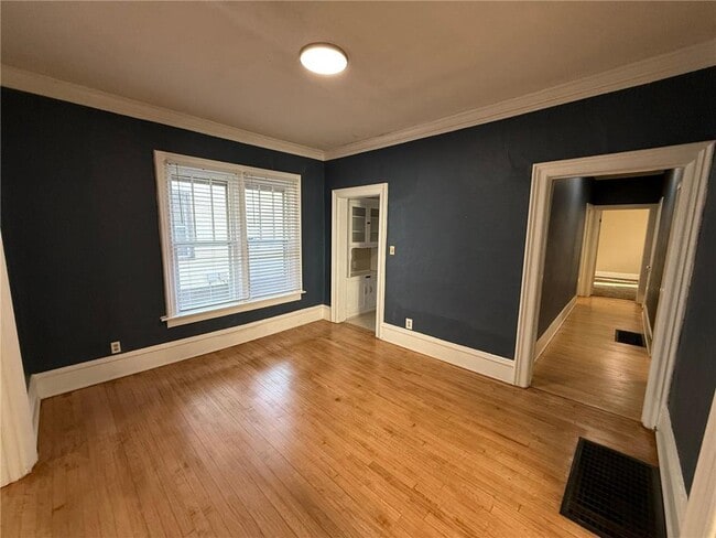 Photo - 803 7th St S