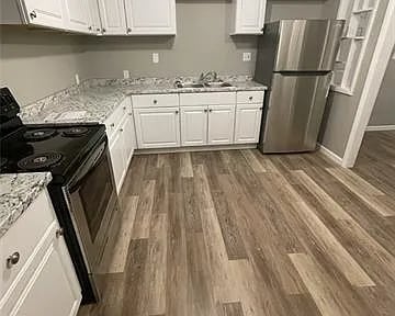 Photo - 419 W 5th St