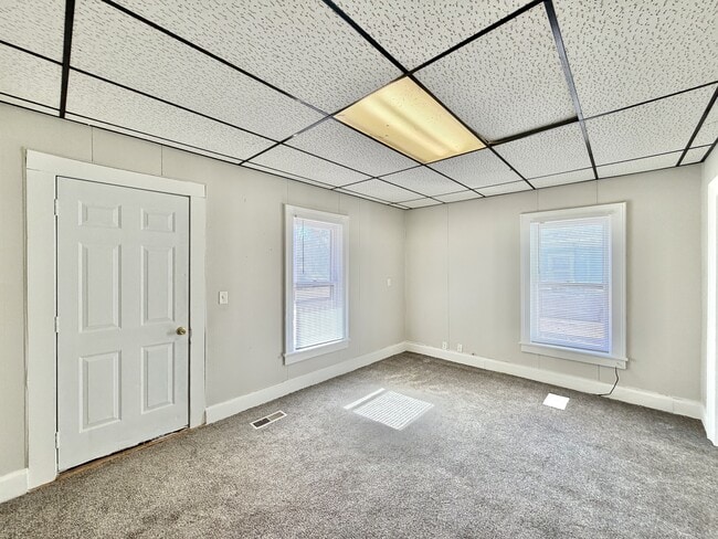 Photo - 757 W Grand Ave