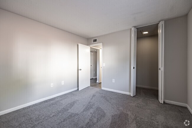 3BR, 1.5BA - 1244SF