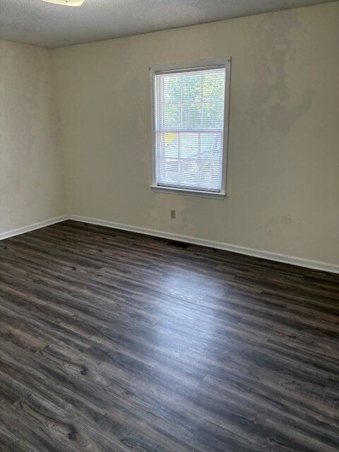 Photo - 301 Alice Dr