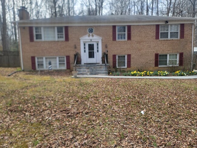 Photo - 103 Wintergreen Ln