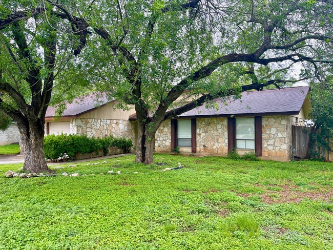 Photo - Beautiful 3 Bedroom Home in San Pedro Hills Near NEISD Schools