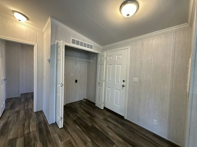 Photo - 1670 Genie St