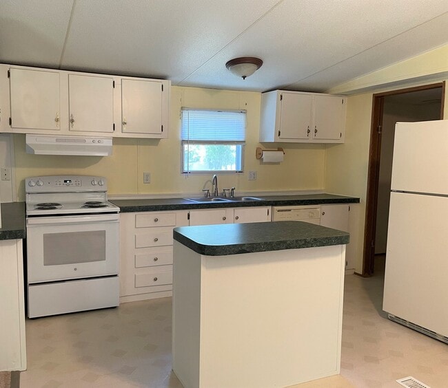 Photo - 3020 Aplin Road