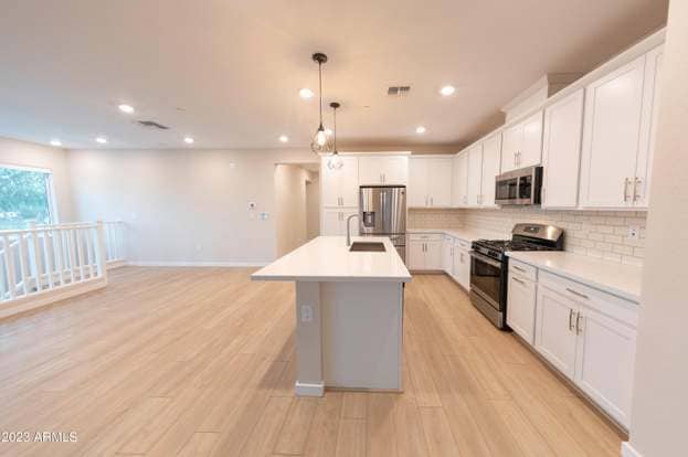 Photo - 773 E Lark St