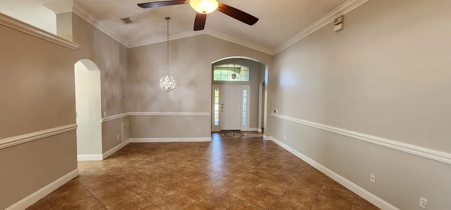 Photo - 14635 Keelford Way