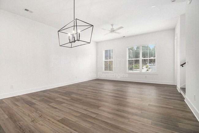 Photo - 205 Firefly Cir