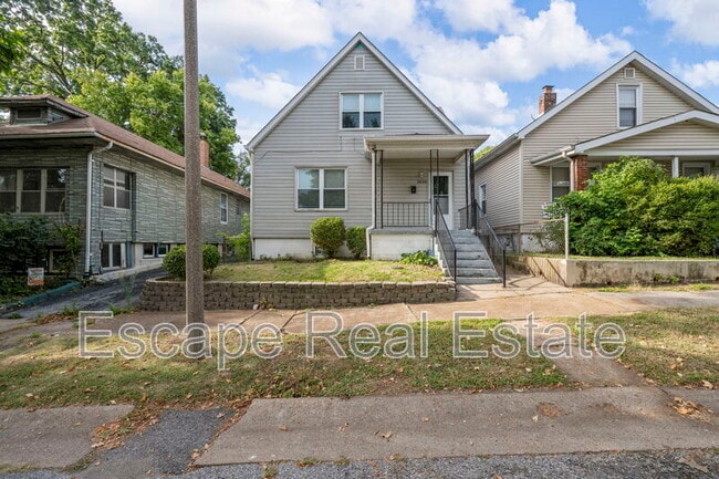 Photo - 5834 Victoria Ave