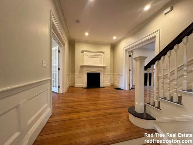 Photo - 1726 Beacon St