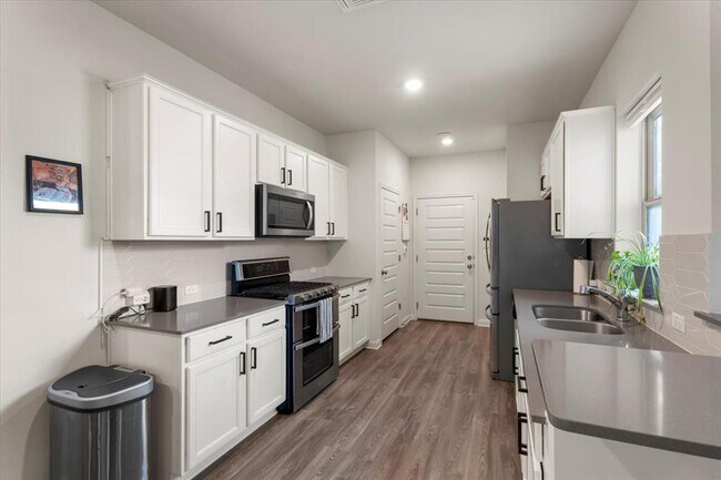 Photo - 8000 Mellencamp Dr