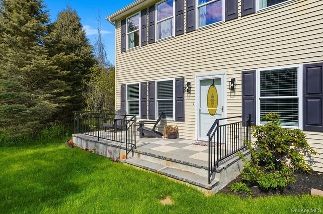 Photo - 34 Rombout Rd